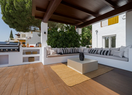 PISO CON IMPRESIONANTE TERRAZA Y VISTAS AL MAR EN VENTA EN MARBELLA