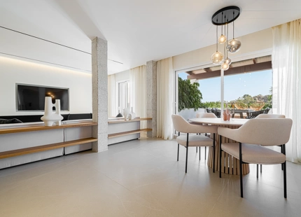 PISO CON IMPRESIONANTE TERRAZA Y VISTAS AL MAR EN VENTA EN MARBELLA