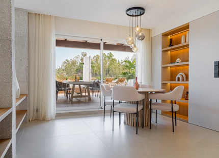 PISO CON IMPRESIONANTE TERRAZA Y VISTAS AL MAR EN VENTA EN MARBELLA