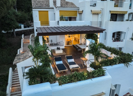 PISO CON IMPRESIONANTE TERRAZA Y VISTAS AL MAR EN VENTA EN MARBELLA