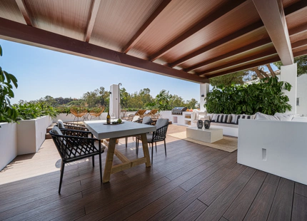 PISO CON IMPRESIONANTE TERRAZA Y VISTAS AL MAR EN VENTA EN MARBELLA