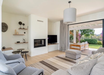 EXQUISITA VILLA DE ARQUITECTURA ANDALUZA EN VENTA EN EL PARAISO ALTO, BENAHAVÍS