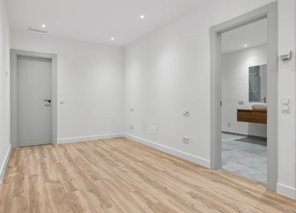 NUEVA VILLA FRENTE A LA PLAYA EN VENTA EN SAN PEDRO DE ALCÁNTARA