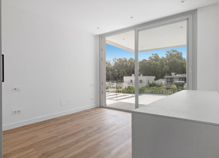 NUEVA VILLA FRENTE A LA PLAYA EN VENTA EN SAN PEDRO DE ALCÁNTARA