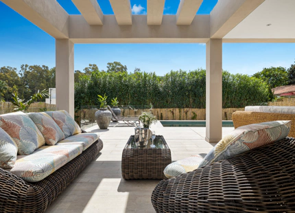 NUEVA VILLA FRENTE A LA PLAYA EN VENTA EN SAN PEDRO DE ALCÁNTARA