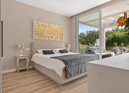 NUEVA VILLA FRENTE A LA PLAYA EN VENTA EN SAN PEDRO DE ALCÁNTARA