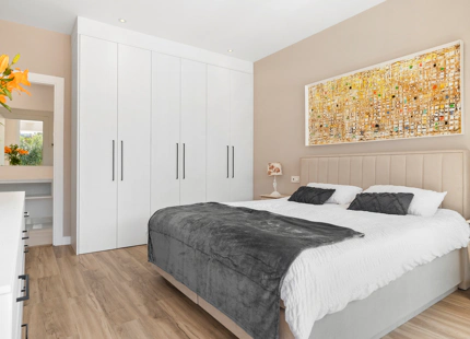 NUEVA VILLA FRENTE A LA PLAYA EN VENTA EN SAN PEDRO DE ALCÁNTARA
