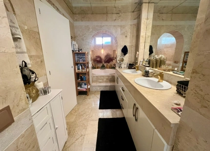 Casa en venta en Nueva Andalucia, Marbella