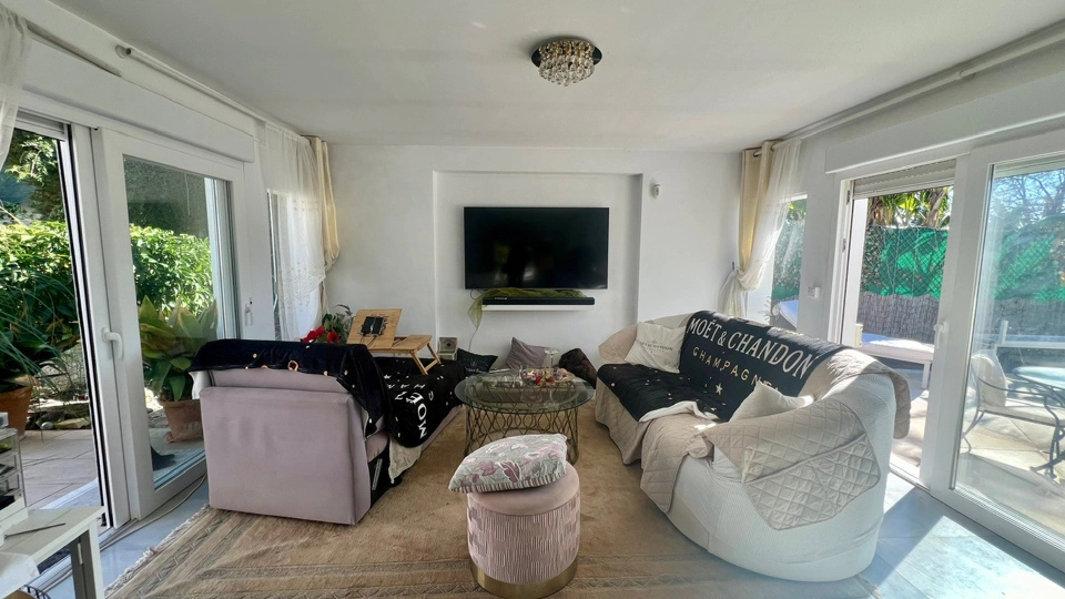 Casa en venta en Nueva Andalucia, Marbella