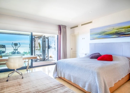 IMPRESIONANTE VILLA RENOVADA EN VENTA EN SIERRA BLANCA