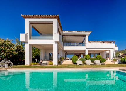 IMPRESIONANTE VILLA RENOVADA EN VENTA EN SIERRA BLANCA