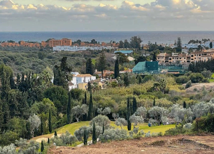 OPORTUNIDAD ÚNICA: PARCELA EN PRIMERA LÍNEA DE GOLF EN LOS FLAMINGOS, BENAHAVÍS