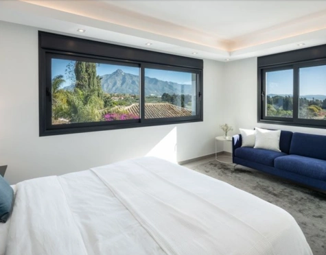 Villa for sale in Centro Plaza, Nueva Andalucia