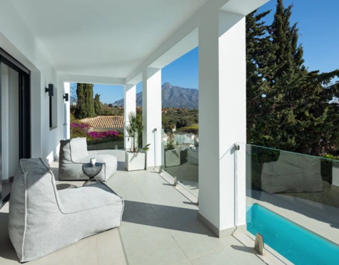 Villa for sale in Centro Plaza, Nueva Andalucia