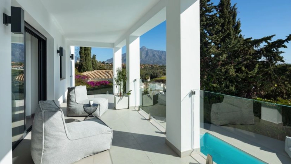 Villa en venta en Centro Plaza, Nueva Andalucia
