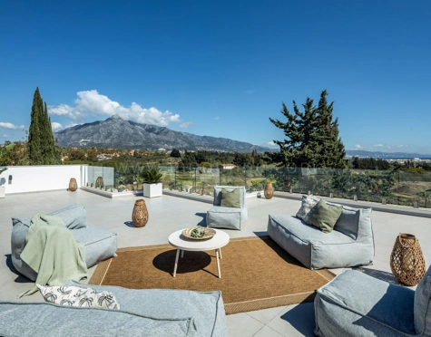 Villa for sale in Centro Plaza, Nueva Andalucia