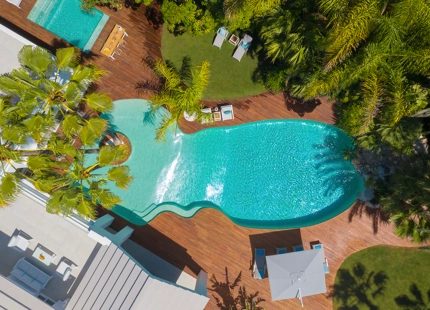 ONE OF A KIND TROPICAL VILLA FOR SALE IN GUADALMINA BAJA