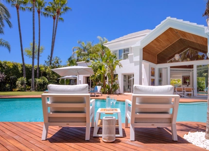 ONE OF A KIND TROPICAL VILLA FOR SALE IN GUADALMINA BAJA
