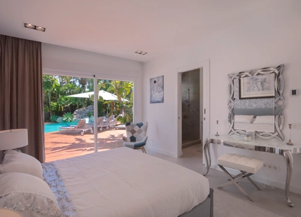 ONE OF A KIND TROPICAL VILLA FOR SALE IN GUADALMINA BAJA