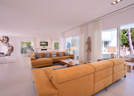 ONE OF A KIND TROPICAL VILLA FOR SALE IN GUADALMINA BAJA