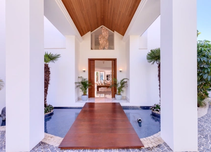 ONE OF A KIND TROPICAL VILLA FOR SALE IN GUADALMINA BAJA