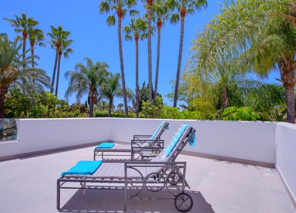 ONE OF A KIND TROPICAL VILLA FOR SALE IN GUADALMINA BAJA
