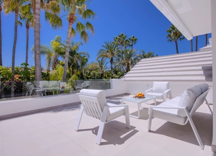 ONE OF A KIND TROPICAL VILLA FOR SALE IN GUADALMINA BAJA
