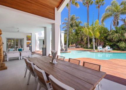 ONE OF A KIND TROPICAL VILLA FOR SALE IN GUADALMINA BAJA