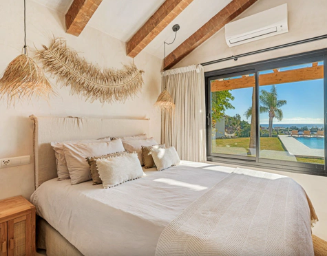 Villa for sale in Estepona Hills, Altos de Estepona