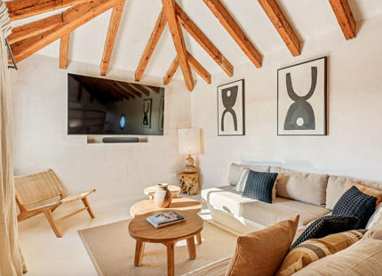 VILLA ESPECTACULAR DE ESTILO PROVENZAL CON VISTAS ÚNICAS EN VENTA EN LAS COLINAS DE ESTEPONA