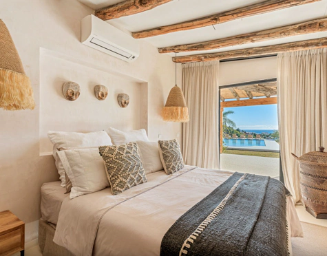 Villa for sale in Estepona Hills, Altos de Estepona