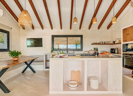 VILLA ESPECTACULAR DE ESTILO PROVENZAL CON VISTAS ÚNICAS EN VENTA EN LAS COLINAS DE ESTEPONA