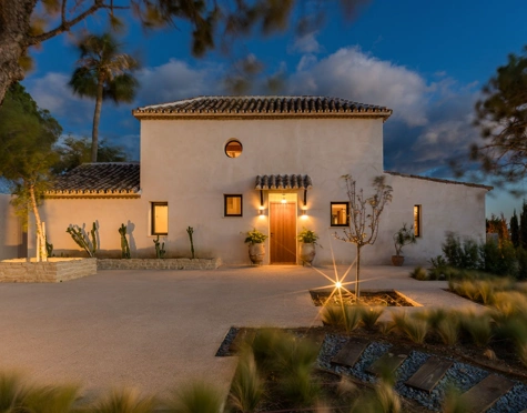 Villa for sale in Estepona Hills, Altos de Estepona