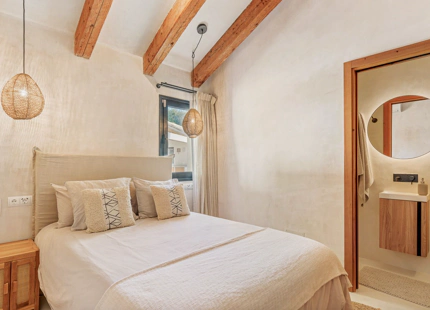 VILLA ESPECTACULAR DE ESTILO PROVENZAL CON VISTAS ÚNICAS EN VENTA EN LAS COLINAS DE ESTEPONA