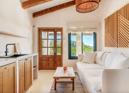 VILLA ESPECTACULAR DE ESTILO PROVENZAL CON VISTAS ÚNICAS EN VENTA EN LAS COLINAS DE ESTEPONA