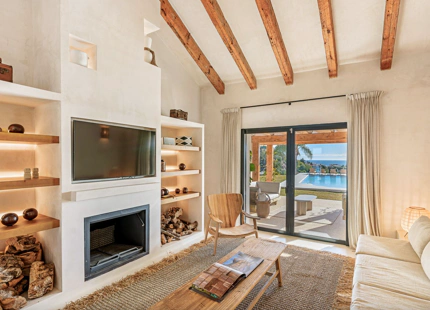 VILLA ESPECTACULAR DE ESTILO PROVENZAL CON VISTAS ÚNICAS EN VENTA EN LAS COLINAS DE ESTEPONA