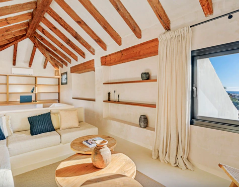 Villa for sale in Estepona Hills, Altos de Estepona