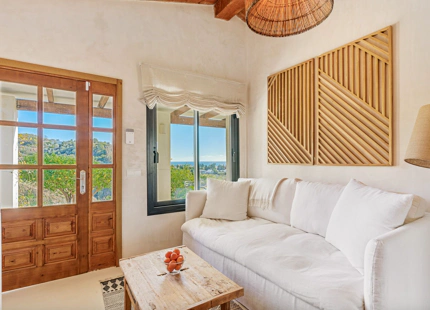 VILLA ESPECTACULAR DE ESTILO PROVENZAL CON VISTAS ÚNICAS EN VENTA EN LAS COLINAS DE ESTEPONA