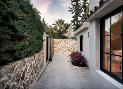 IMPRESIONANTE VILLA REFORMADA EN VENTA EN NUEVA ANDALUCÍA