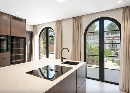 IMPRESIONANTE VILLA REFORMADA EN VENTA EN NUEVA ANDALUCÍA