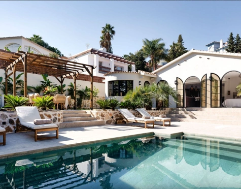 IMPRESIONANTE VILLA REFORMADA EN VENTA EN NUEVA ANDALUCÍA
