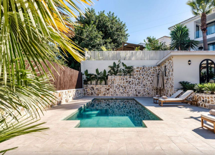 IMPRESIONANTE VILLA REFORMADA EN VENTA EN NUEVA ANDALUCÍA