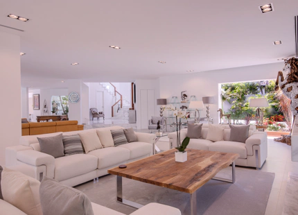 VILLA TROPICAL ÚNICA EN VENTA EN GUADALMINA BAJA