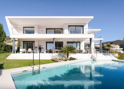 CAPTIVATING VILLA WITH PANORAMIC VIEWS FOR SALE IN LOMAS DE LA QUINTA, BENAHAVIS