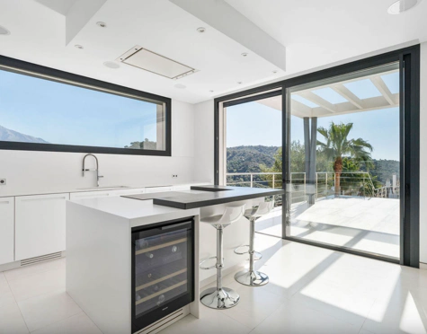 Villa en venta en Lomas de La Quinta, Benahavis
