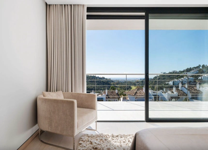 CAPTIVATING VILLA WITH PANORAMIC VIEWS FOR SALE IN LOMAS DE LA QUINTA, BENAHAVIS