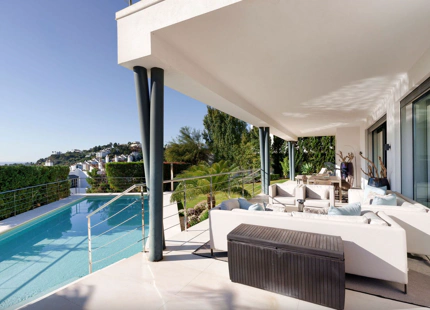 CAPTIVATING VILLA WITH PANORAMIC VIEWS FOR SALE IN LOMAS DE LA QUINTA, BENAHAVIS