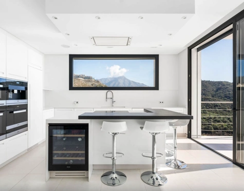 Villa en venta en Lomas de La Quinta, Benahavis