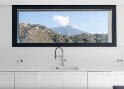CAPTIVATING VILLA WITH PANORAMIC VIEWS FOR SALE IN LOMAS DE LA QUINTA, BENAHAVIS