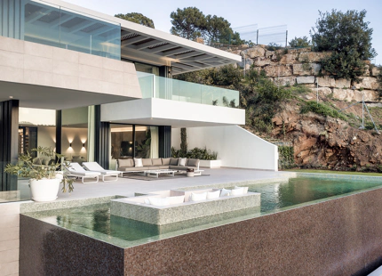NUEVA VILLA ULTRAMODERNA A LA VENTA EN BENAHAVIS 